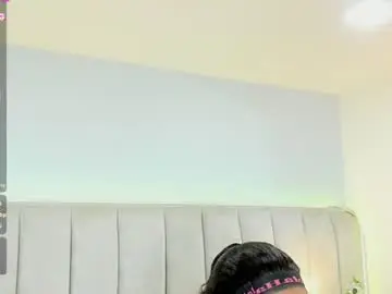 Trieximars  live sex cam
