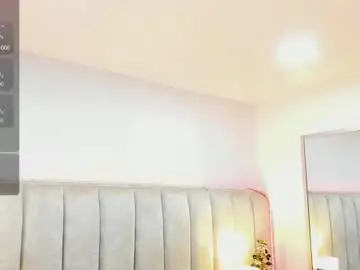 Trieximars  live sex cam