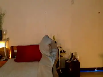 Maturity_mommy_intown  live sex cam