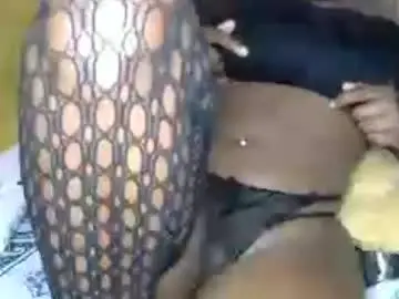 Lyra102  live sex cam