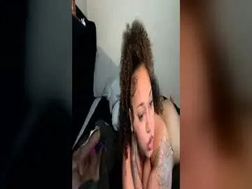 Wetcreamerr  live sex cam
