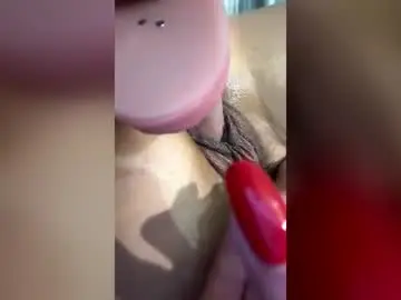 Honey556000  live sex cam