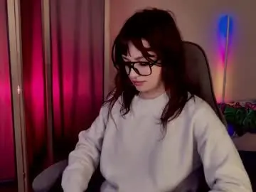 Kiravair  live sex cam