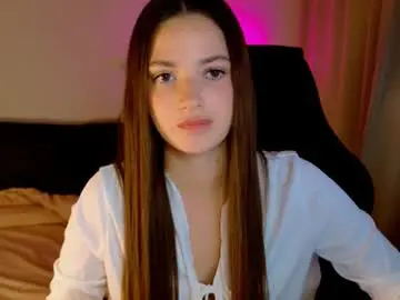 Kiravair  live sex cam