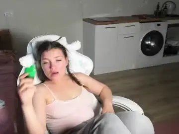 Lia_2002_  live sex cam