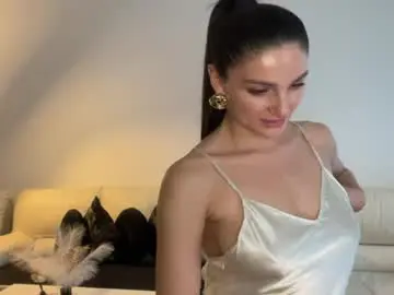 Roxellesilvara  live sex cam