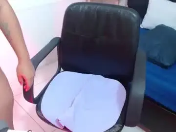 Chenoakiss  live sex cam