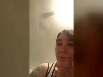 Gorillagrip27  live sex cam