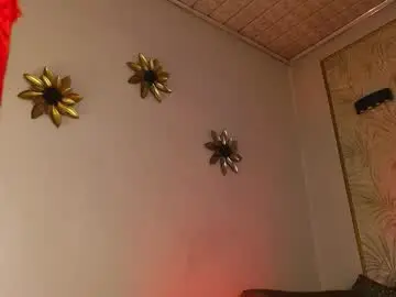 Ksaian  live sex cam