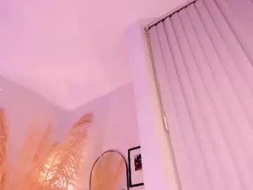 Nikavelvet  live sex cam