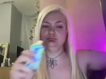 Ashweenie  live sex cam