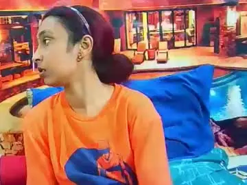 Indiansexybutt4u2luv  live sex cam