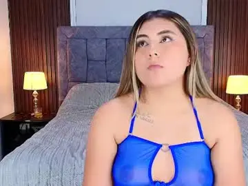 Megancrow  live sex cam