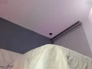 Naishaaford  live sex cam