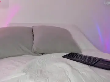 Naishaaford  live sex cam