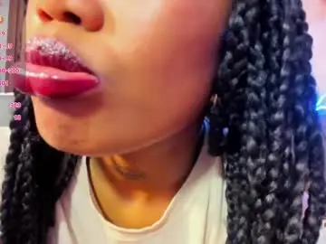 Cristalbroke_tay  live sex cam