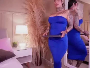 Curvyliciouss  live sex cam