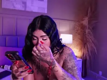 Curvyliciouss  live sex cam