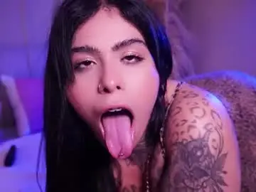 Curvyliciouss  live sex cam