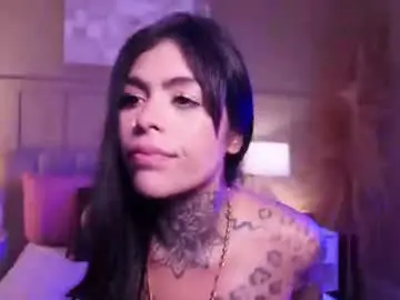 Curvyliciouss  live sex cam