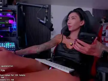 Evelyne92  live sex cam