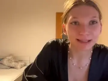 Junkostepro  live sex cam