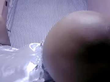 Naughtymom_33  live sex cam