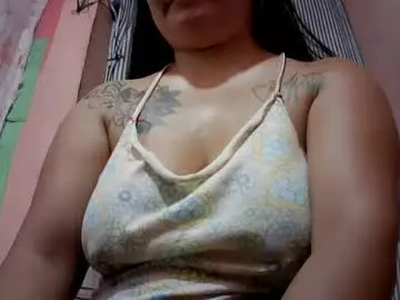 Naughtymom_33  live sex cam
