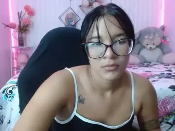 Petite_sofii  live sex cam