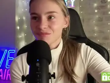 Roxxxie_reid  live sex cam