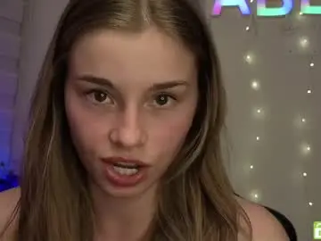 Roxxxie_reid  live sex cam