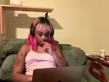 Luckylaci777  live sex cam