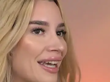 Svveetluna  live sex cam