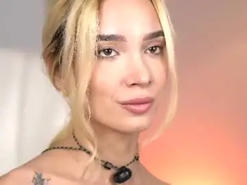 Svveetluna  live sex cam