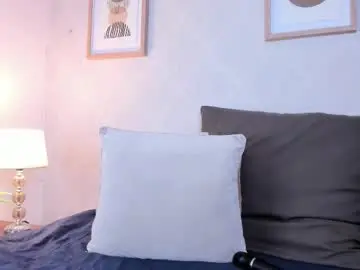 Caroline_dh  live sex cam