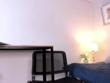 Caroline_dh  live sex cam