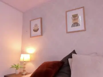 Caroline_dh  live sex cam