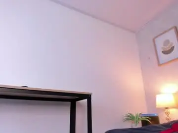 Caroline_dh  live sex cam