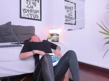 Caroline_dh  live sex cam