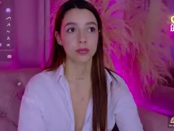 Chloegil__  live sex cam
