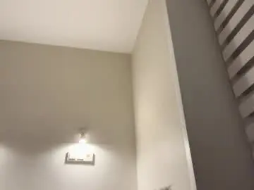 Dominiquebreakey  live sex cam