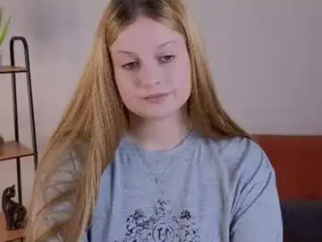 Elenapriestley  live sex cam
