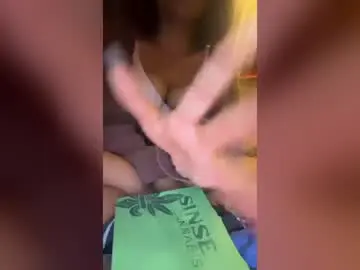 Secretddlg  live sex cam
