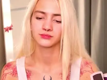 Charmingchickk  live sex cam