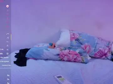 Hotlittlechill  live sex cam