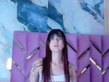 Hotlittlechill  live sex cam