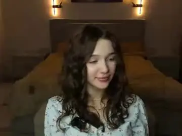 Hwadwellingham  live sex cam