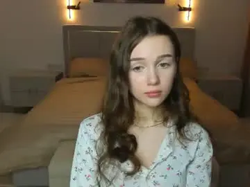Hwadwellingham  live sex cam