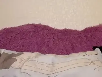 Kira_low  live sex cam
