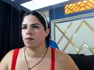 Lucia_ht  live sex cam